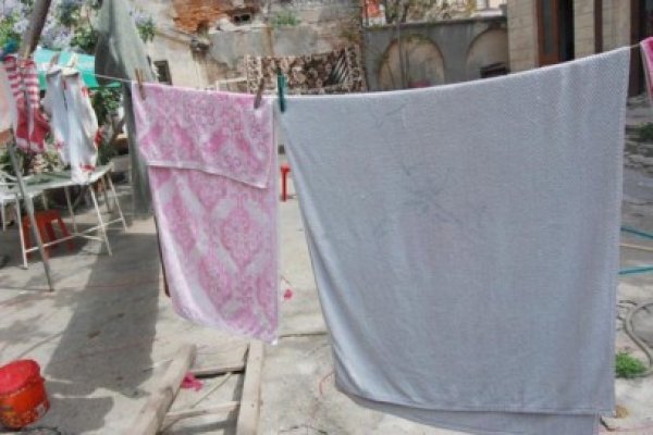 Hoţii n-au nici o jenă: în 2013 încă se fură rufele de pe sârmă